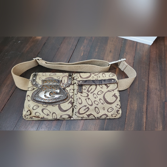 Vintage Y2K Guess Belt Bag - Picture 13 of 16